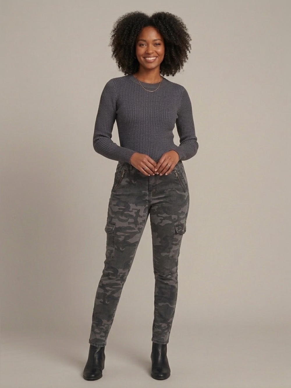 Ashley Mason Women's Black Gray Camo Skinny Cargo Jeans Size 12 Mid-rise.